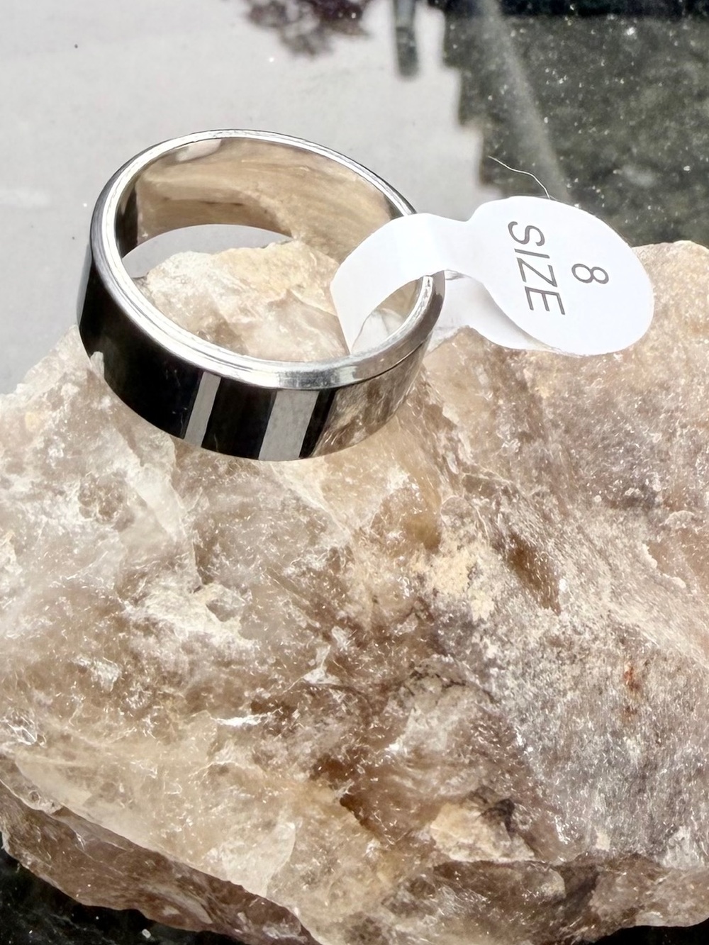 Men's Polished Silver Band Ring |
Beveled Edge | Tungsten Metal | NWT